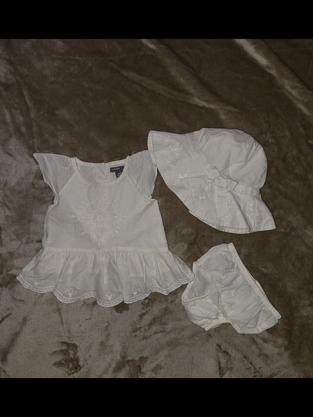 GAP White Embroidered Peplum Top, Sun Hat & Bloomers Set